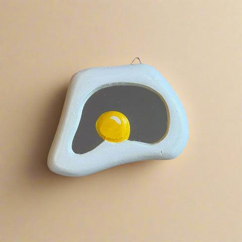 Fried egg-shaped mirror