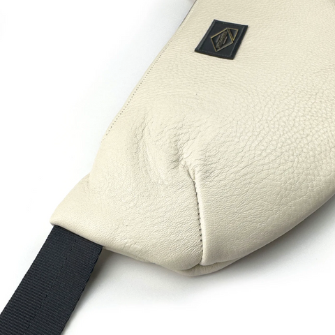 Solo Sling in Off White