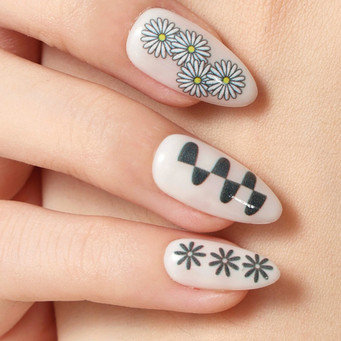Squiggle Fleurs by Priyanka Batra Press-On Nail Kit