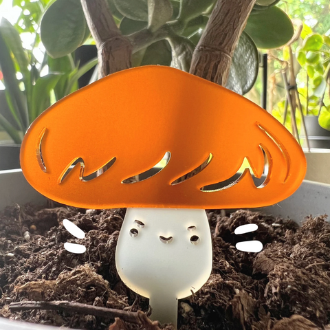 Mushroom shaped planter decoration